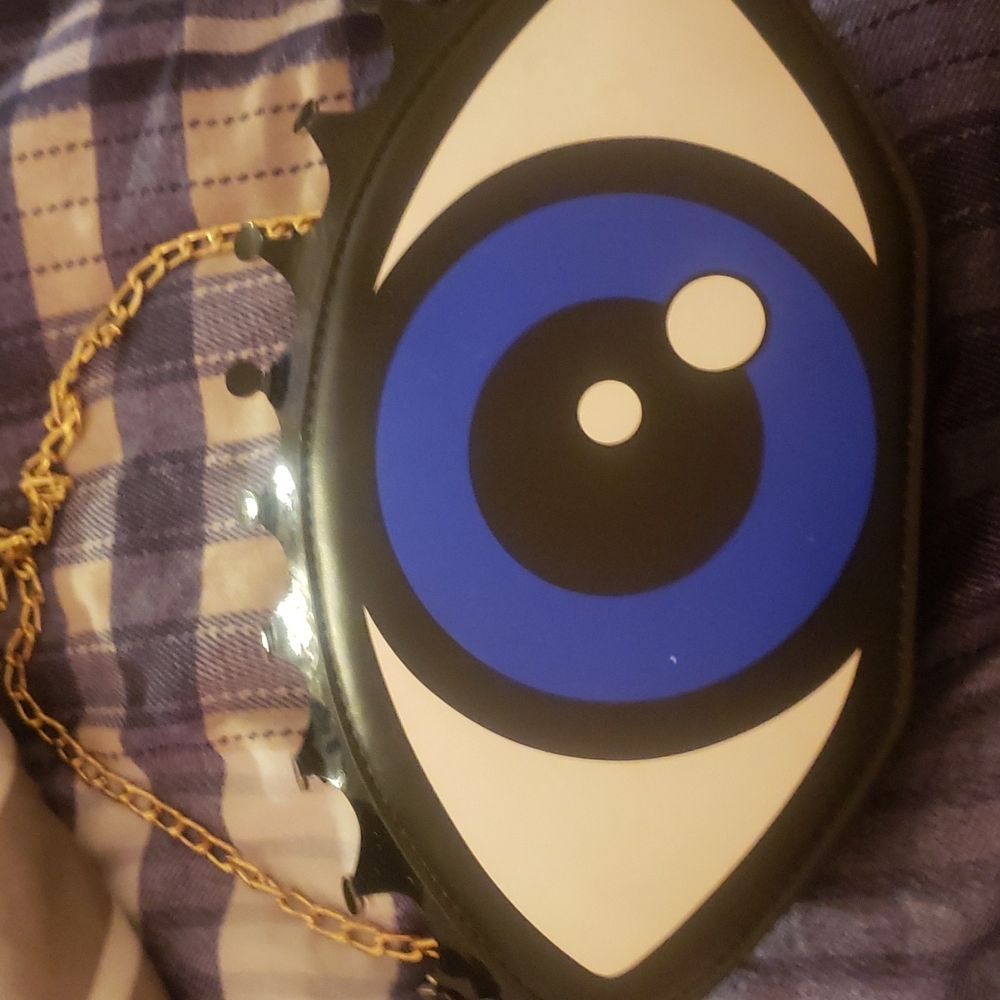 Eye purse